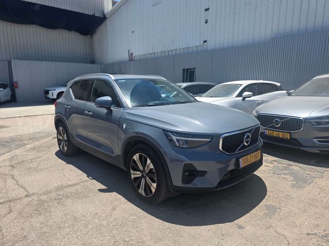 וולוו XC40