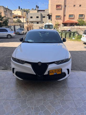 אלפא רומיאו טונלה