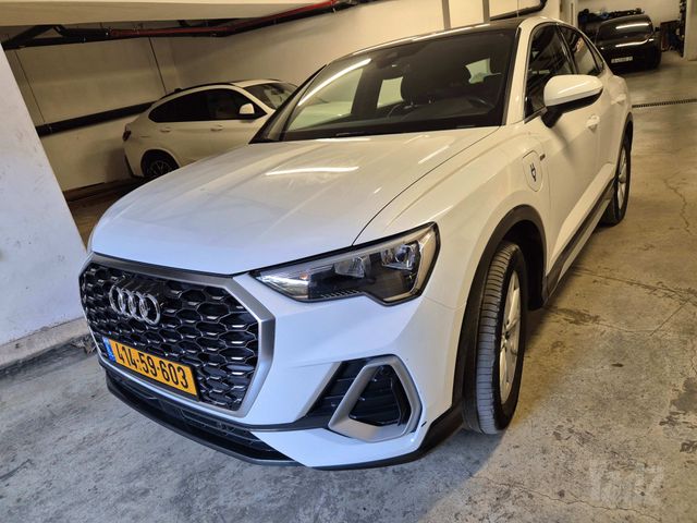 אאודי Q3