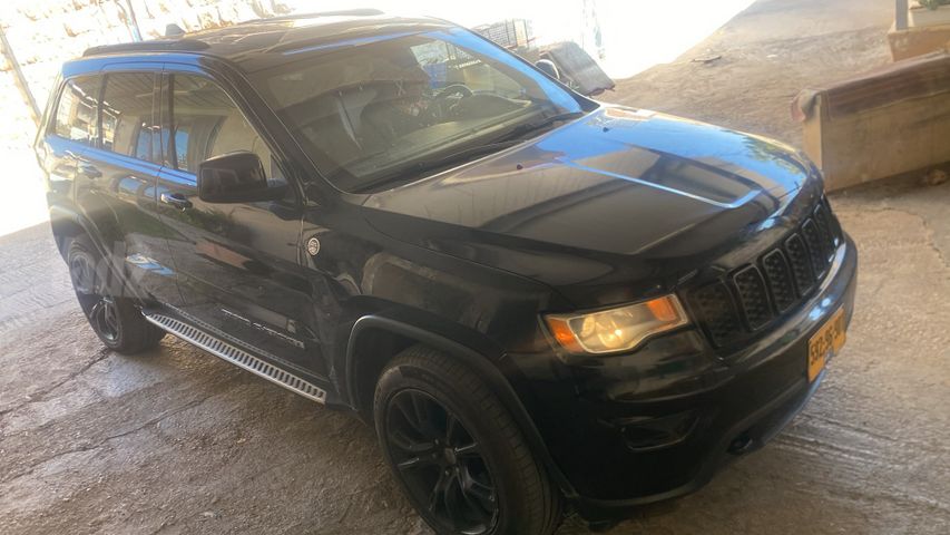 גרנד צ'ירוקי Road Laredo אוט׳ 3.6 (295 כ״ס)