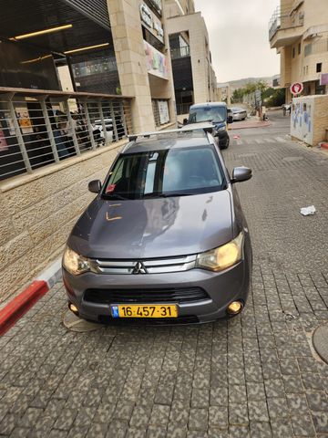 מיצובישי אאוטלנדר