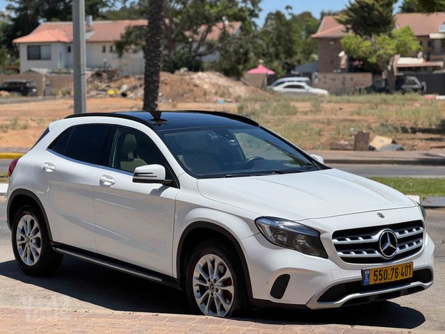 מרצדס-בנץ GLA