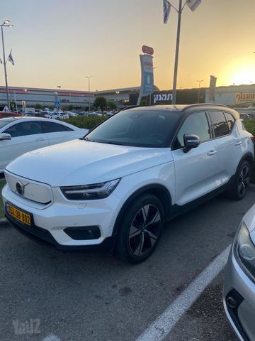 מודעת רכב וולוו XC40