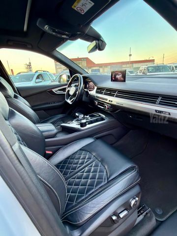 אאודי SQ7