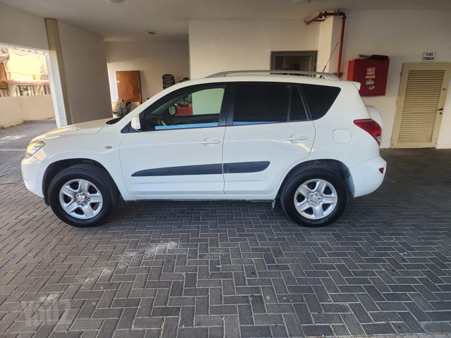 טויוטה RAV4
