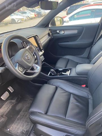 וולוו XC40