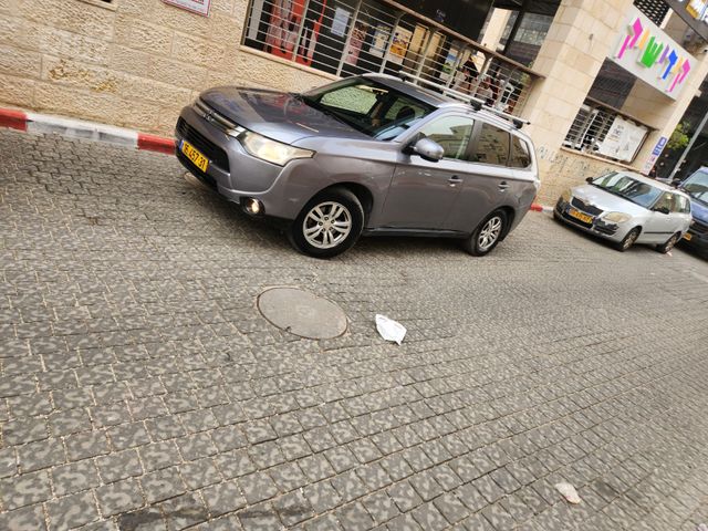 מיצובישי אאוטלנדר