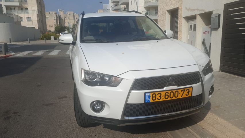 מיצובישי אאוטלנדר