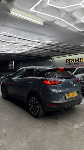 מודעת רכב מאזדה CX-3