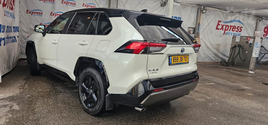 טויוטה RAV4