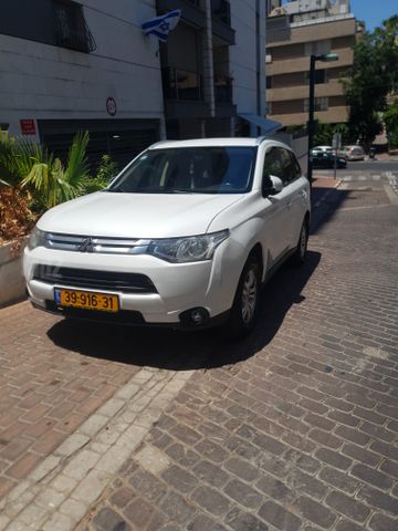 מיצובישי אאוטלנדר