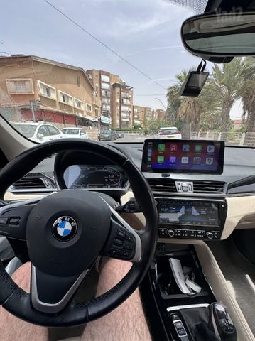 ב מ וו X1
