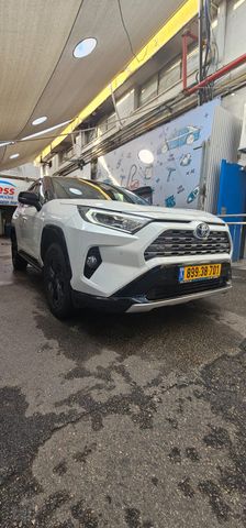 טויוטה RAV4
