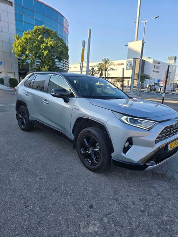 טויוטה RAV4