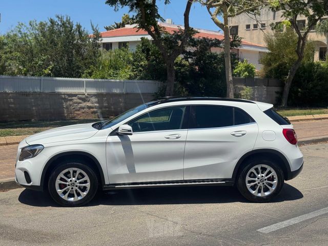 מרצדס-בנץ GLA