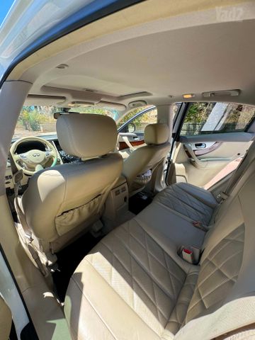 אינפיניטי QX70