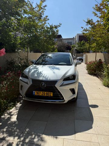 לקסוס NX