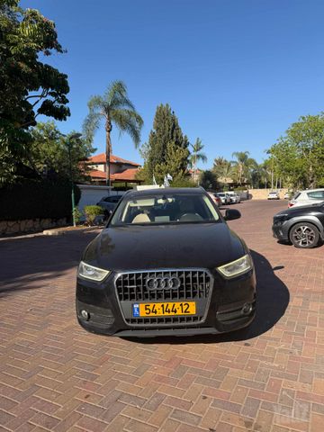 אאודי Q3