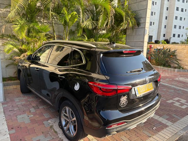 מודעת רכב אם ג'י EHS PHEV