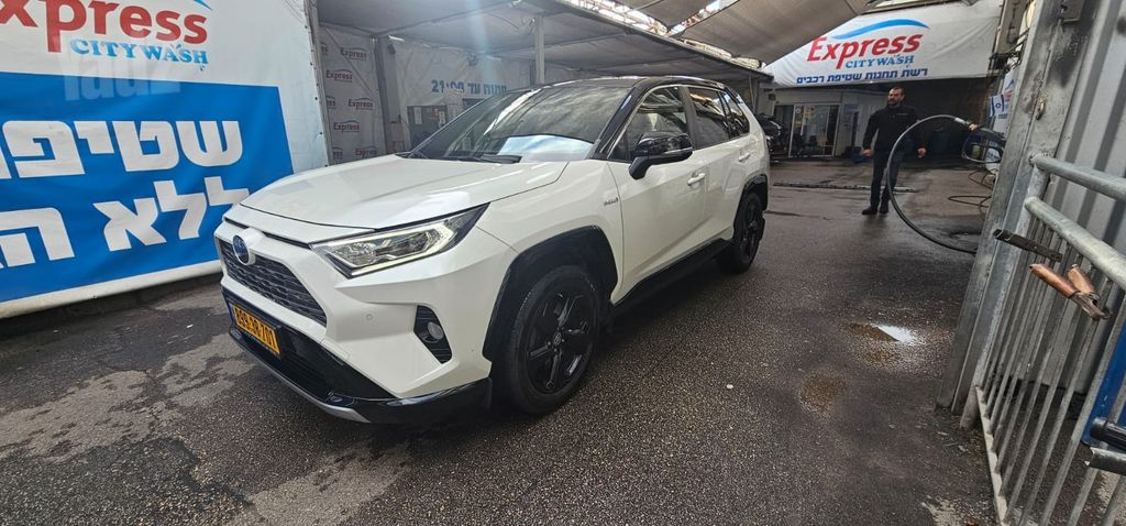 טויוטה RAV4