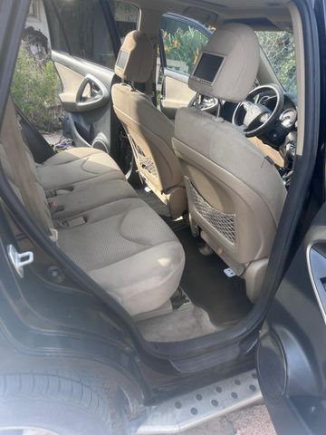 טויוטה RAV4