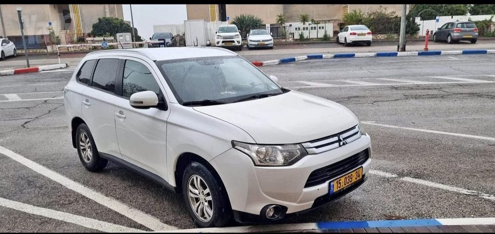 מיצובישי אאוטלנדר