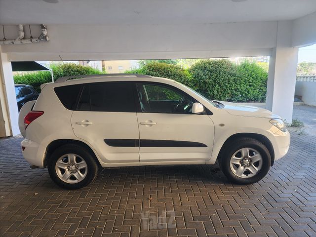 טויוטה RAV4