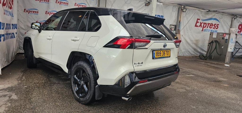 טויוטה RAV4