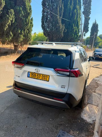 טויוטה RAV4