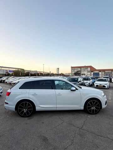 אאודי SQ7