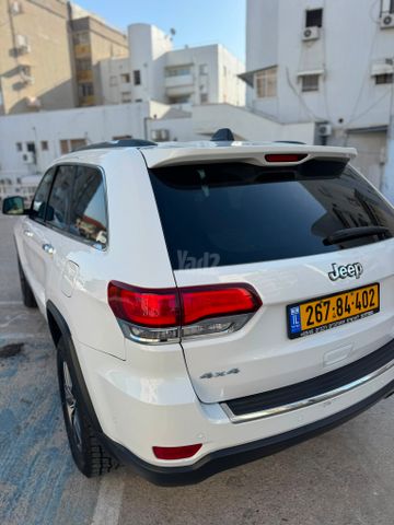 מודעת רכב ג'יפ גרנד צ'ירוקי