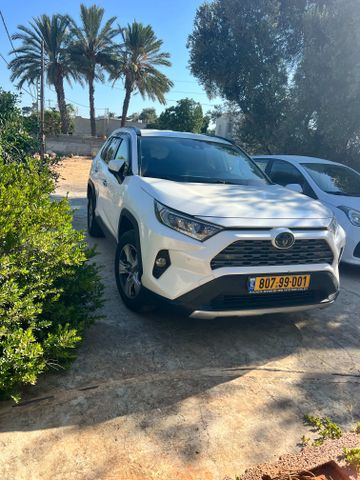 טויוטה RAV4