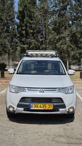 מיצובישי אאוטלנדר