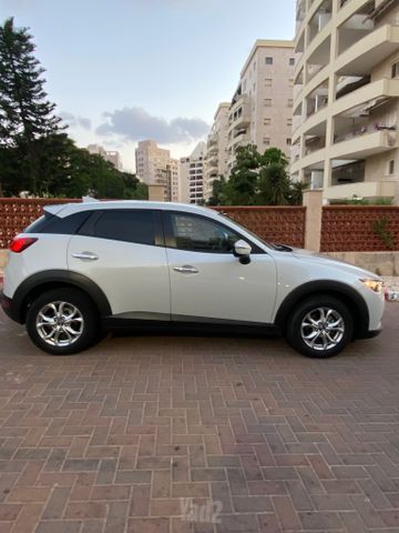 מודעת רכב מאזדה CX-3