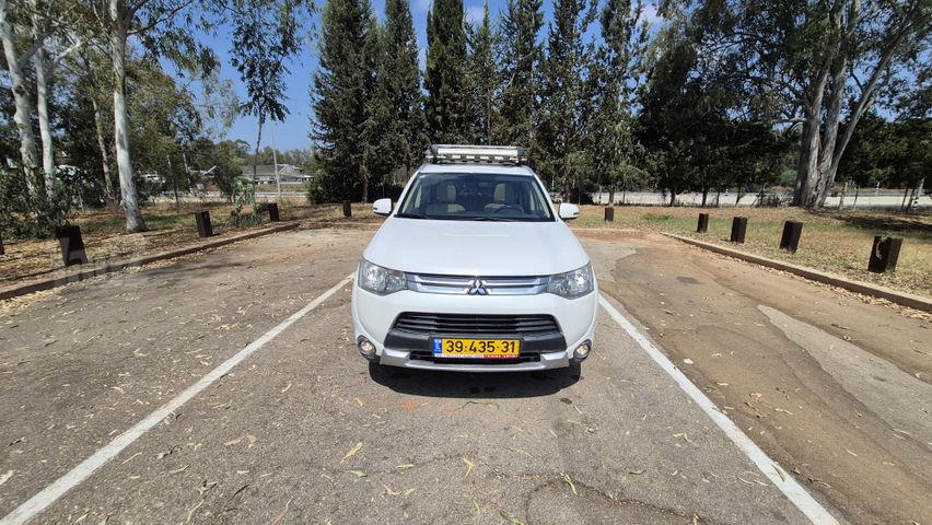 מיצובישי אאוטלנדר