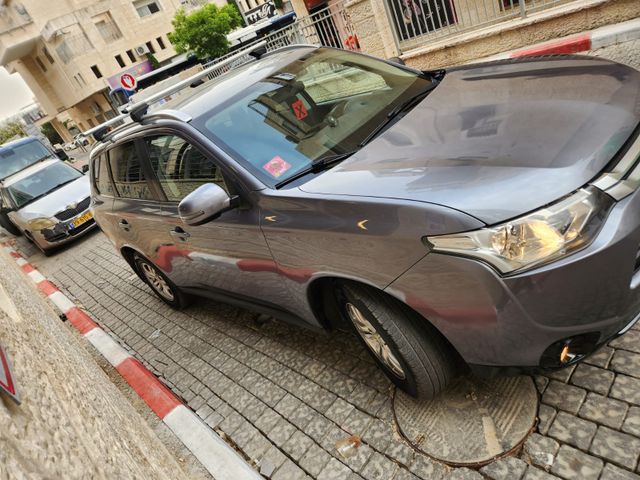 מיצובישי אאוטלנדר