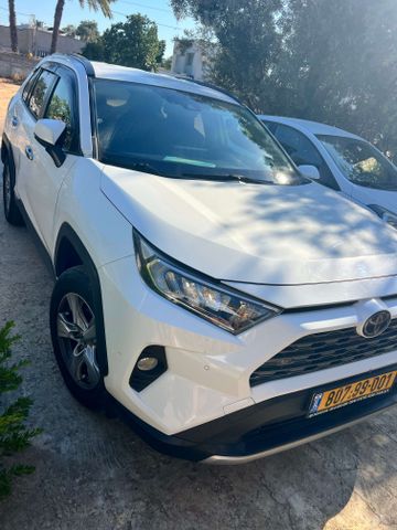 טויוטה RAV4