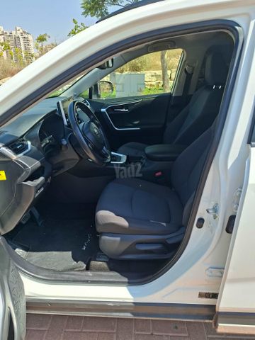 טויוטה RAV4