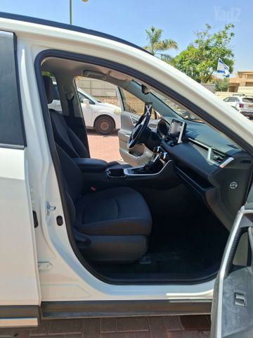 טויוטה RAV4