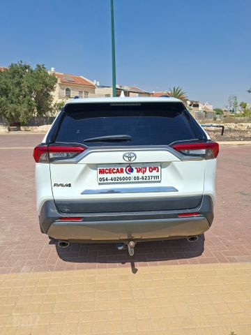 טויוטה RAV4