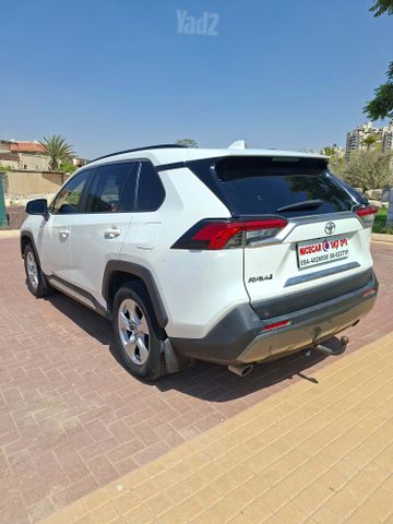 טויוטה RAV4