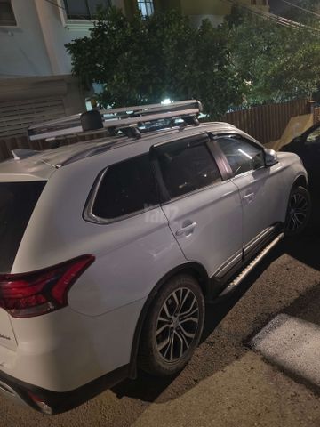 מיצובישי אאוטלנדר