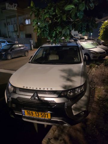 מיצובישי אאוטלנדר