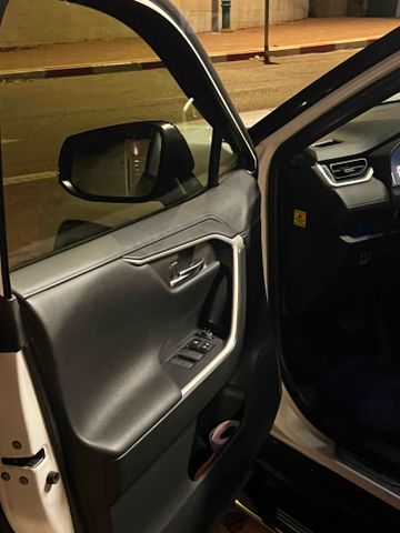 טויוטה RAV4