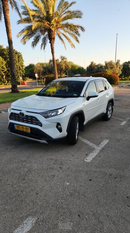 מודעת רכב טויוטה RAV4