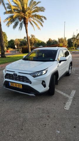 טויוטה RAV4