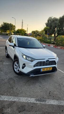 טויוטה RAV4