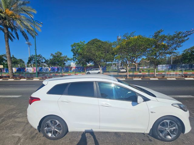 יונדאי i30