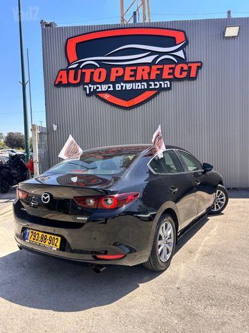 מאזדה 3