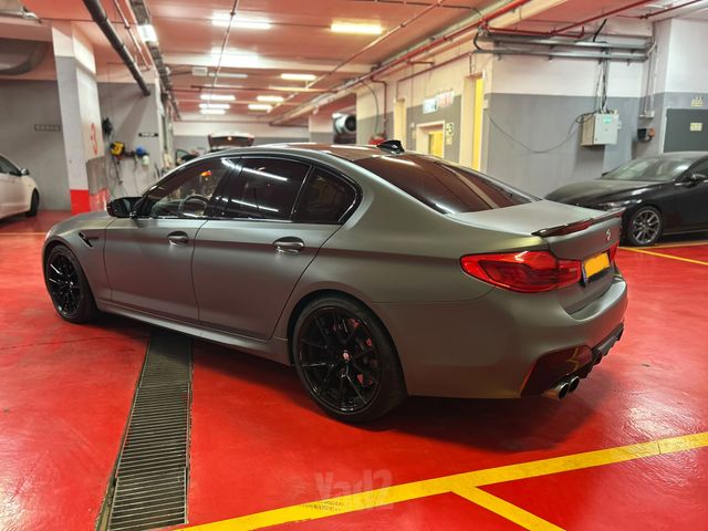 ב מ וו M5